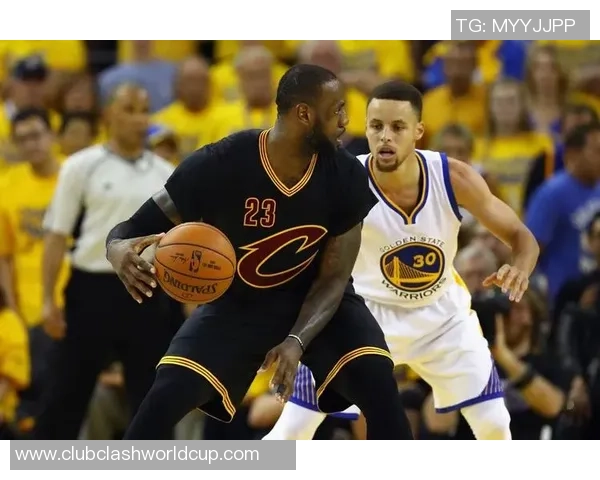 2015年NBA总决赛第四场骑士与勇士激战回顾与精彩瞬间分析